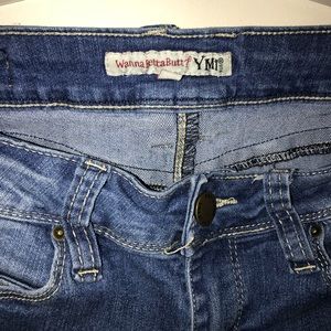 Wanna Berta butt? Jeans! YMI. light blue skinny!🤗